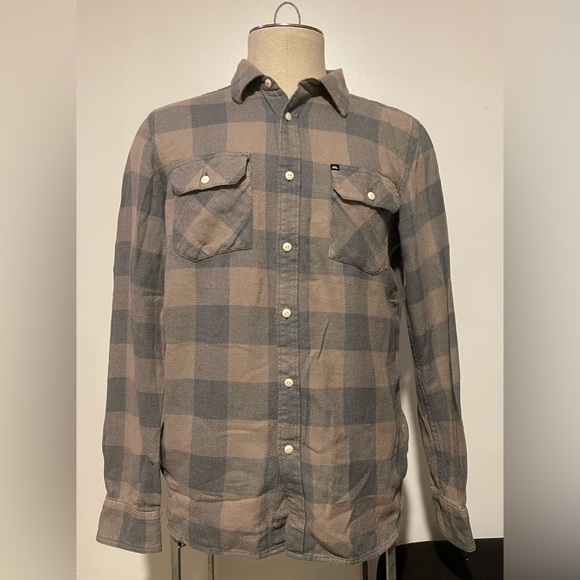 Men’s Quicksilver button down - Picture 1 of 3